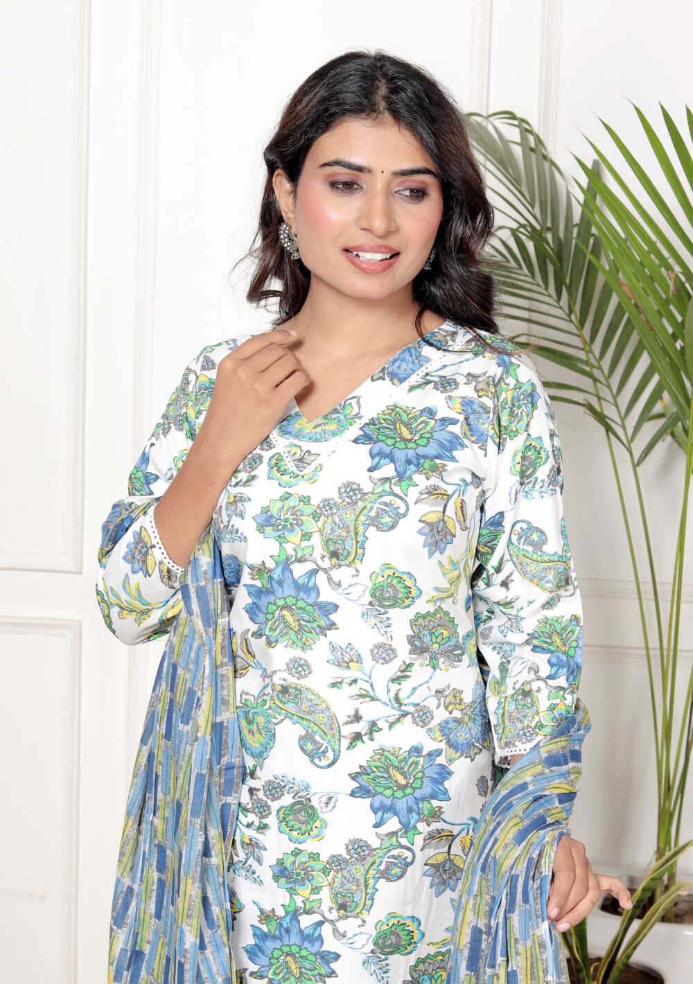044A4087 Women's Premium Cotton Floral Print Kurta & Pant Collection