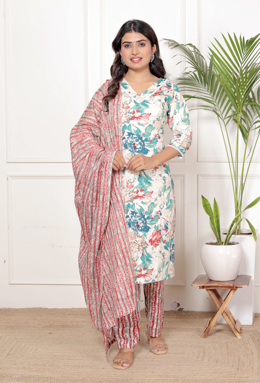 044A4113 Women's Premium Cotton Floral Print Kurta & Pant Collection