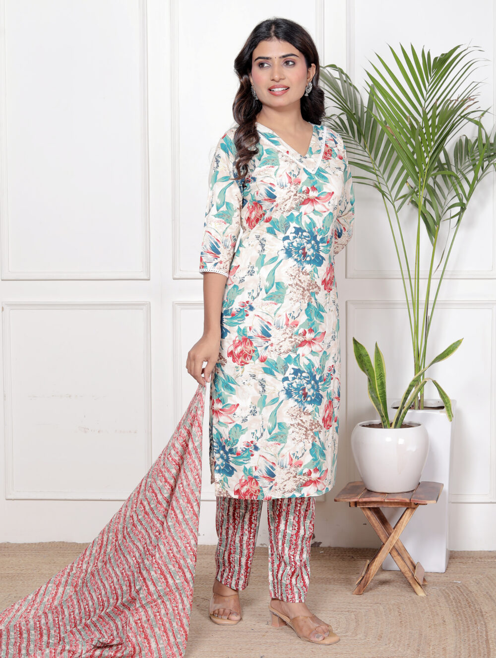 044A4114 Women's Premium Cotton Floral Print Kurta & Pant Collection
