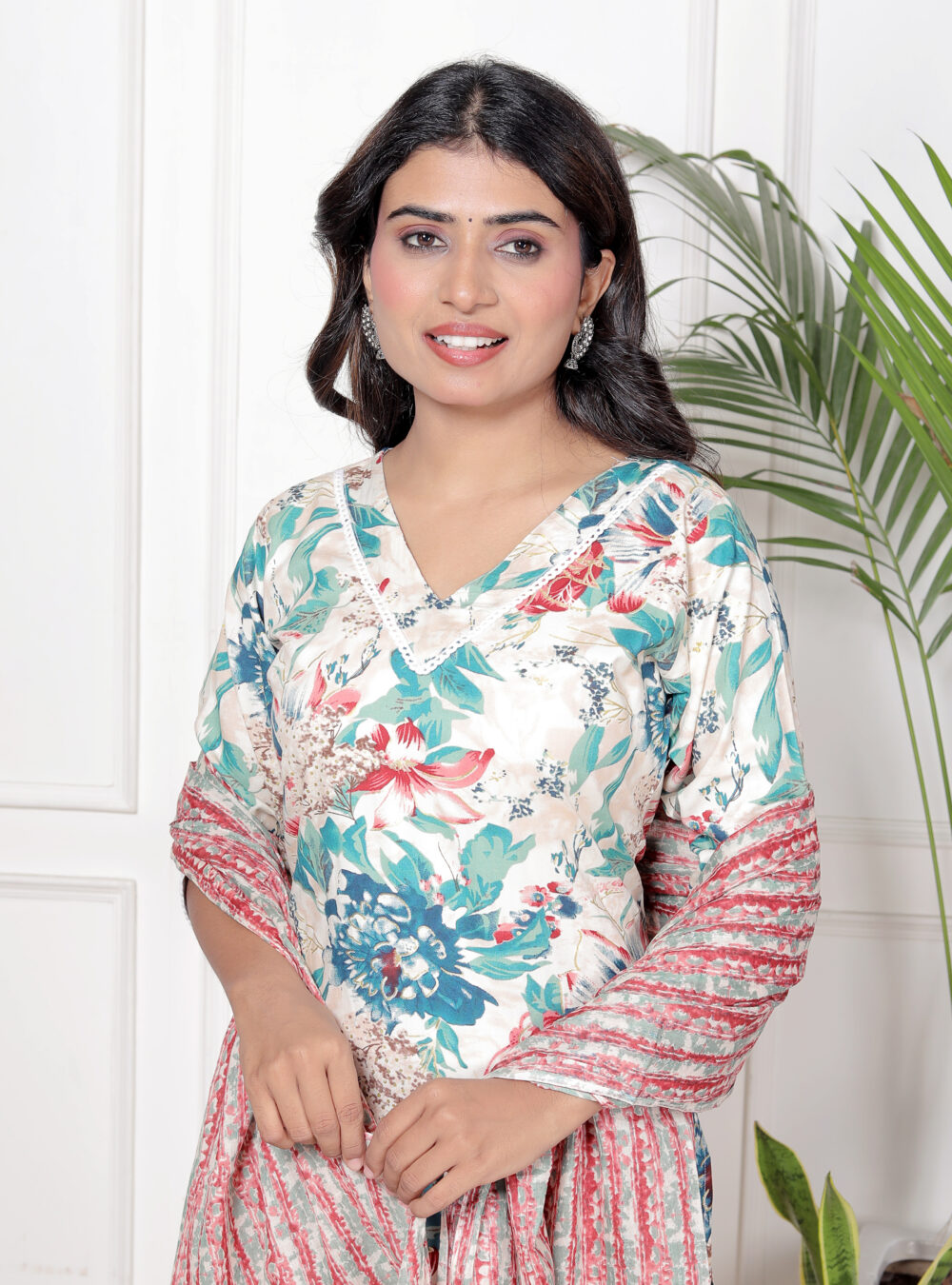 044A4116 Women's Premium Cotton Floral Print Kurta & Pant Collection