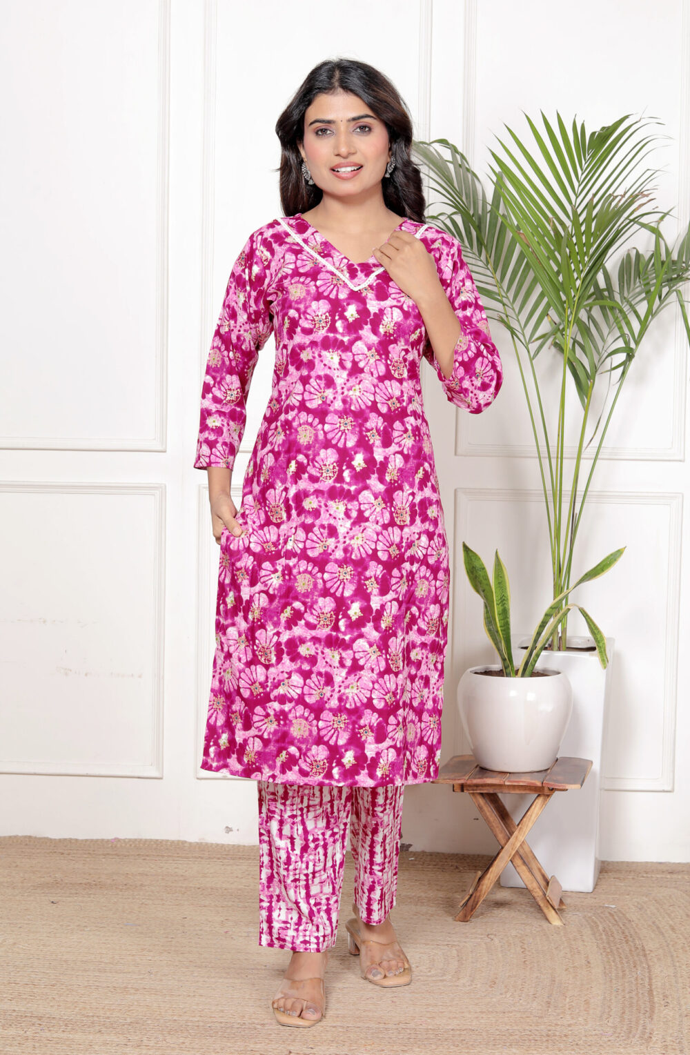 044A4138 Fuchsia Pink Floral Batik Print Kurta & Straight Pant Set